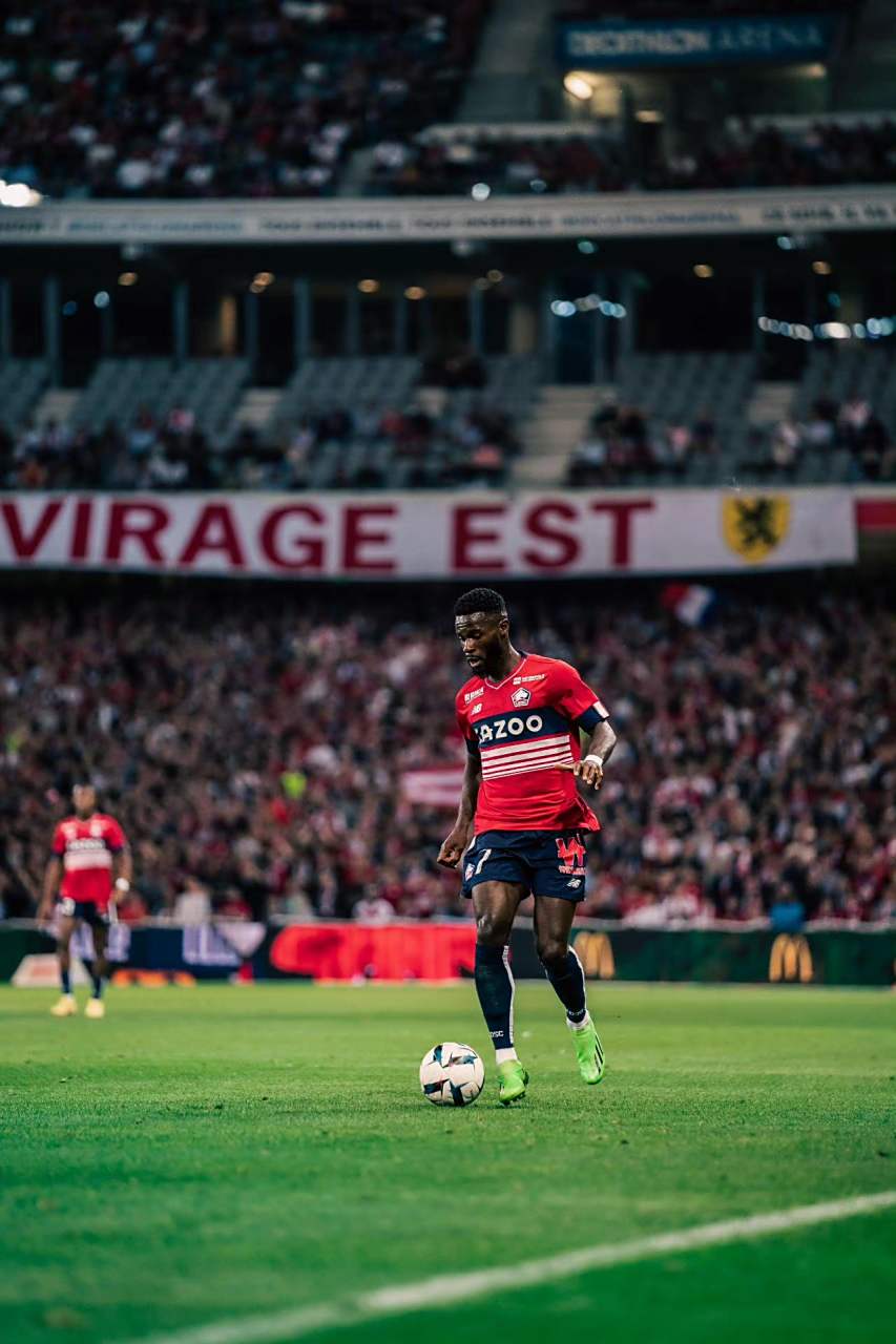 开云体育app-里尔队主场遭遇不敌，心情低落不已