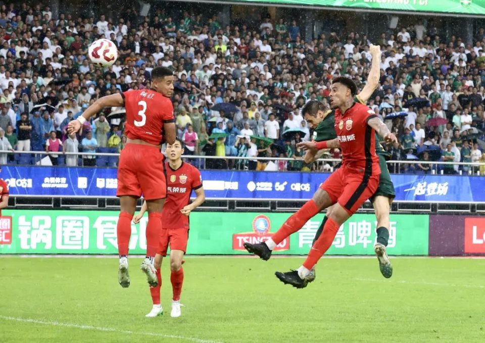 开云体育-中超强队大PK，恒大对阵上港引发球迷期待的简单介绍