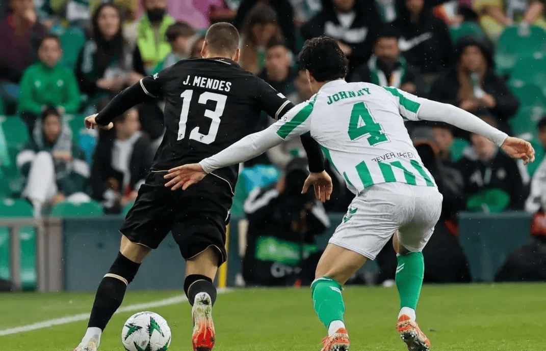 切尔西豪取大胜,晋级形势看好 切尔西豪取大胜,晋级形势看好