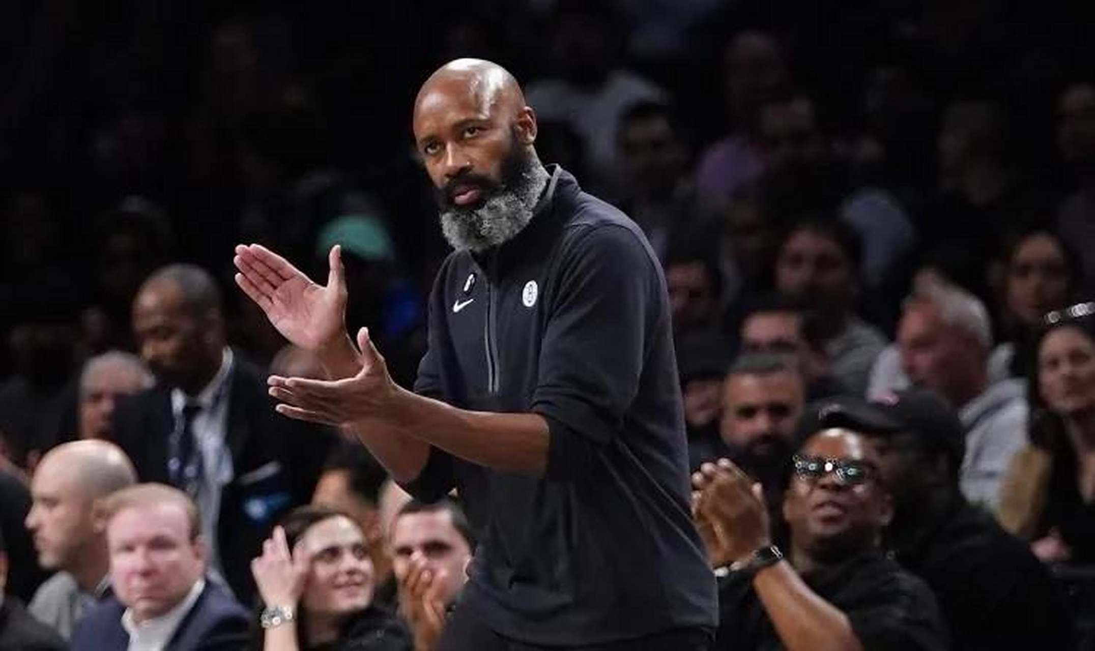 关于老鹰客场惨败篮网,取得连胜的信息 关于老鹰客场惨败篮网,取得连胜的信息