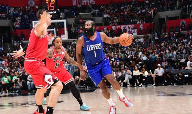 维拉利尔士气高涨，豪取胜利！