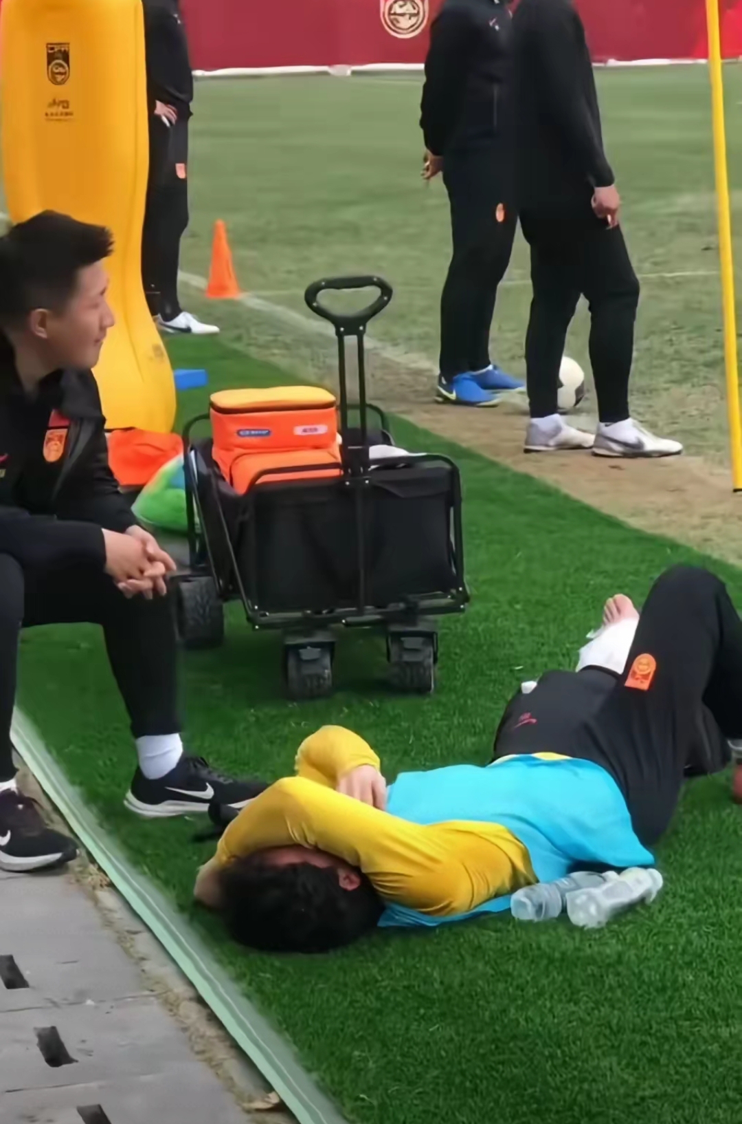 关键球员因伤缺阵，球队遇到困难