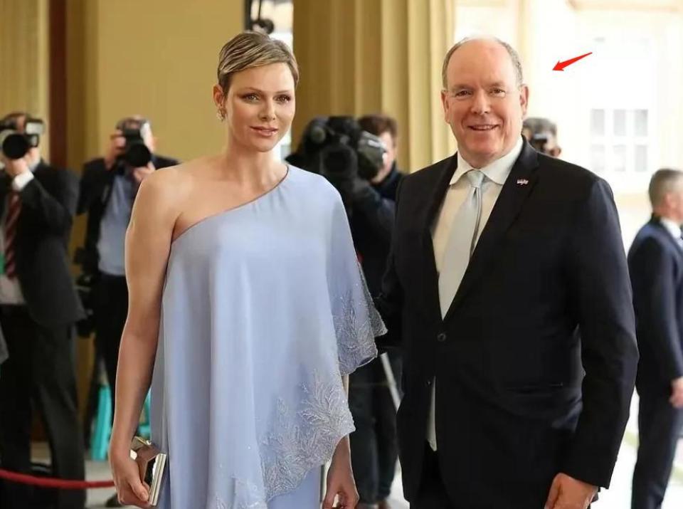 卢森堡水联选手风姿绰约,轻松入围 卢森堡水联选手风姿绰约,轻松入围