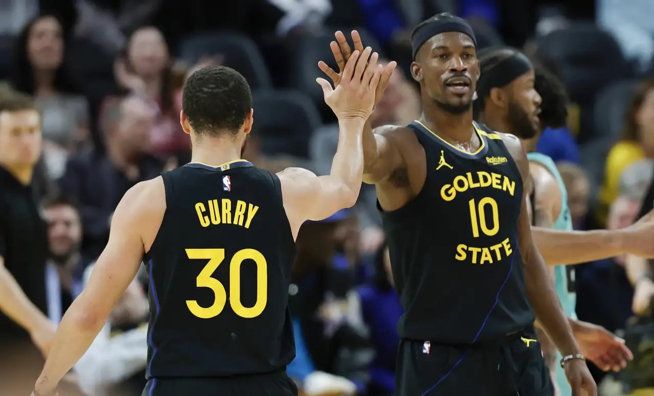 勇士主场重创黄蜂，马刺连败不振