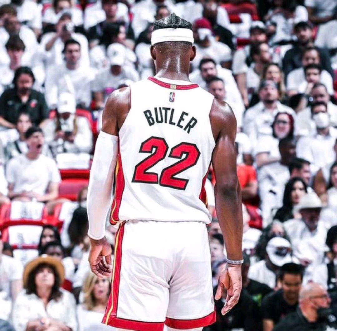 湖北队在比赛中打出精彩表现,赢得比赛 湖北队在比赛中打出精彩表现,赢得比赛