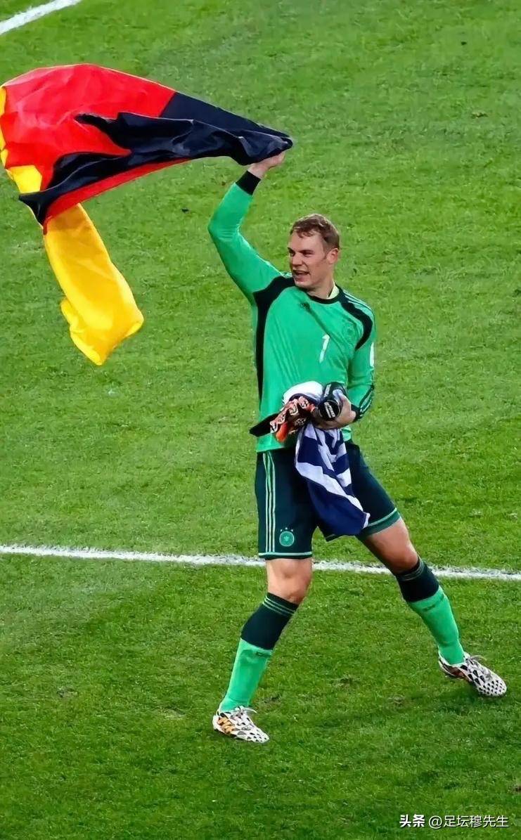 欧冠半决赛揭幕，巴黎诺伊尔阵型混战