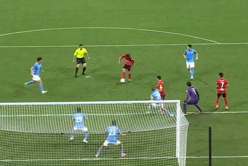 亚眠主场告负，保级形势严峻的简单介绍