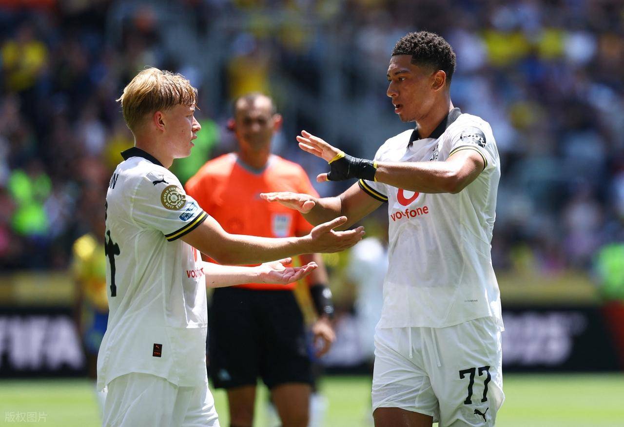 开云下载-多特蒙德惊险险胜，取得关键胜利