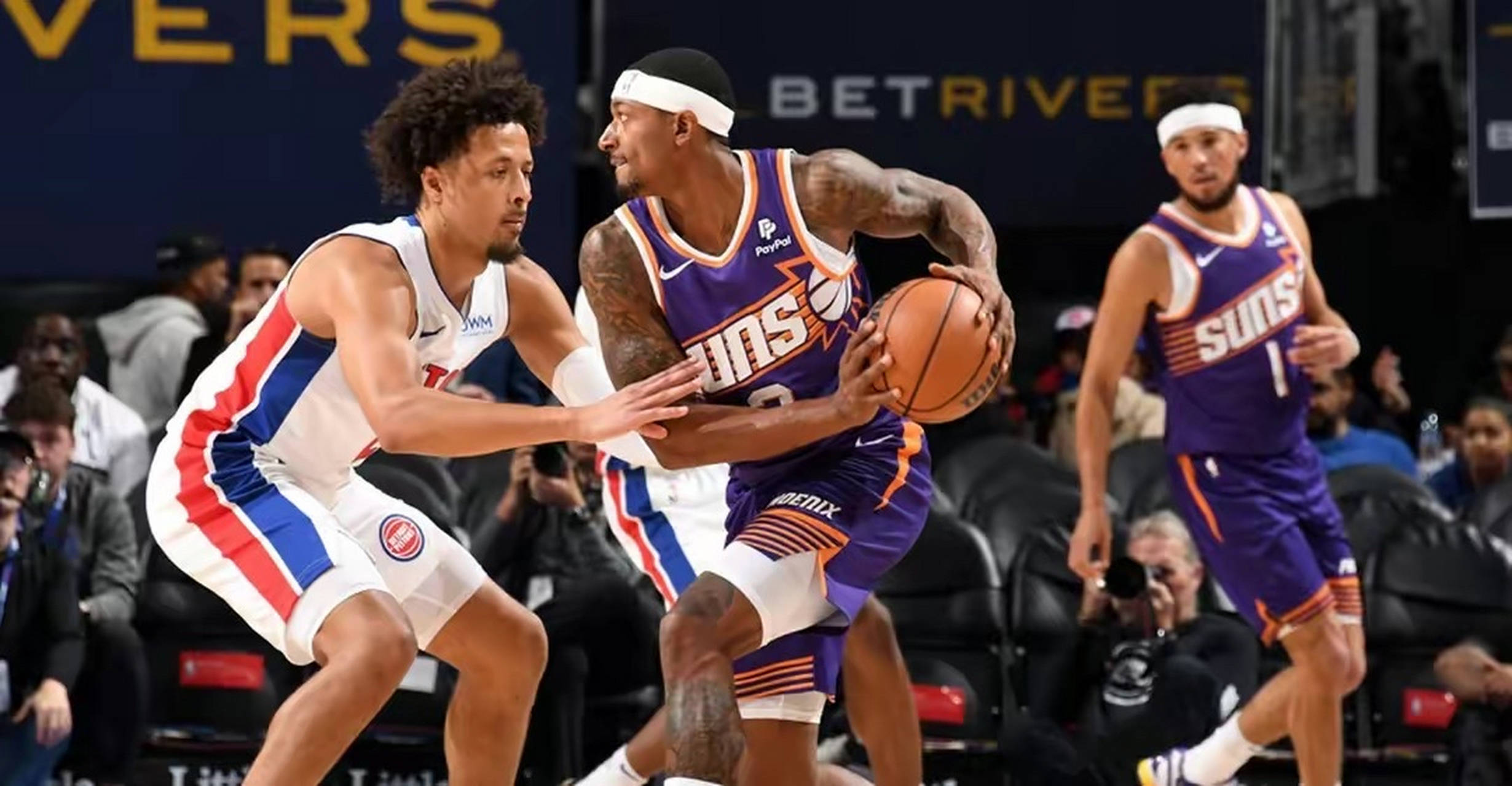 赛场上各路豪强纷纷展开激烈争夺