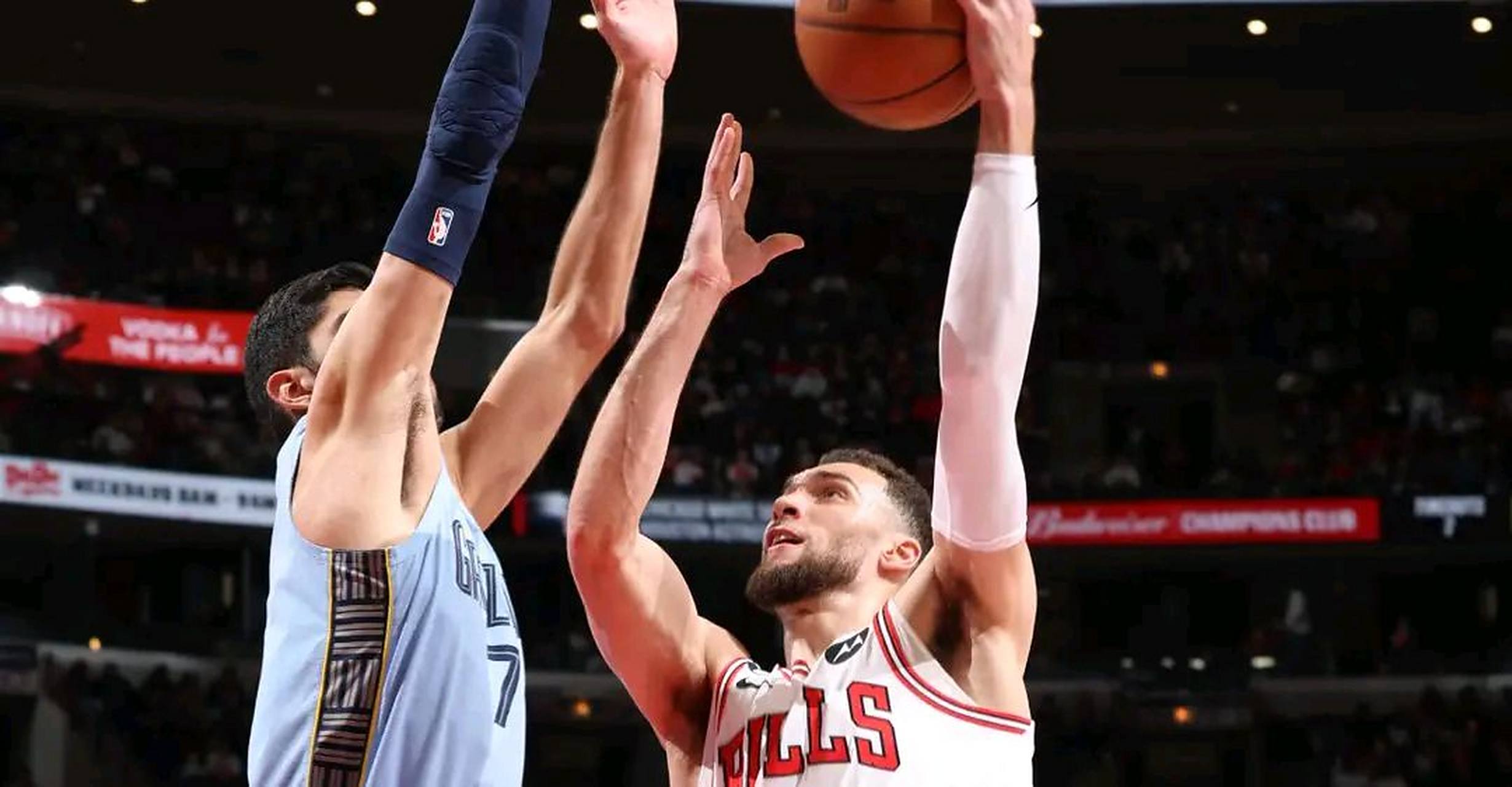 公牛主场大胜灰熊,实力不可小觑的简单介绍 公牛主场大胜灰熊,实力不可小觑的简单介绍