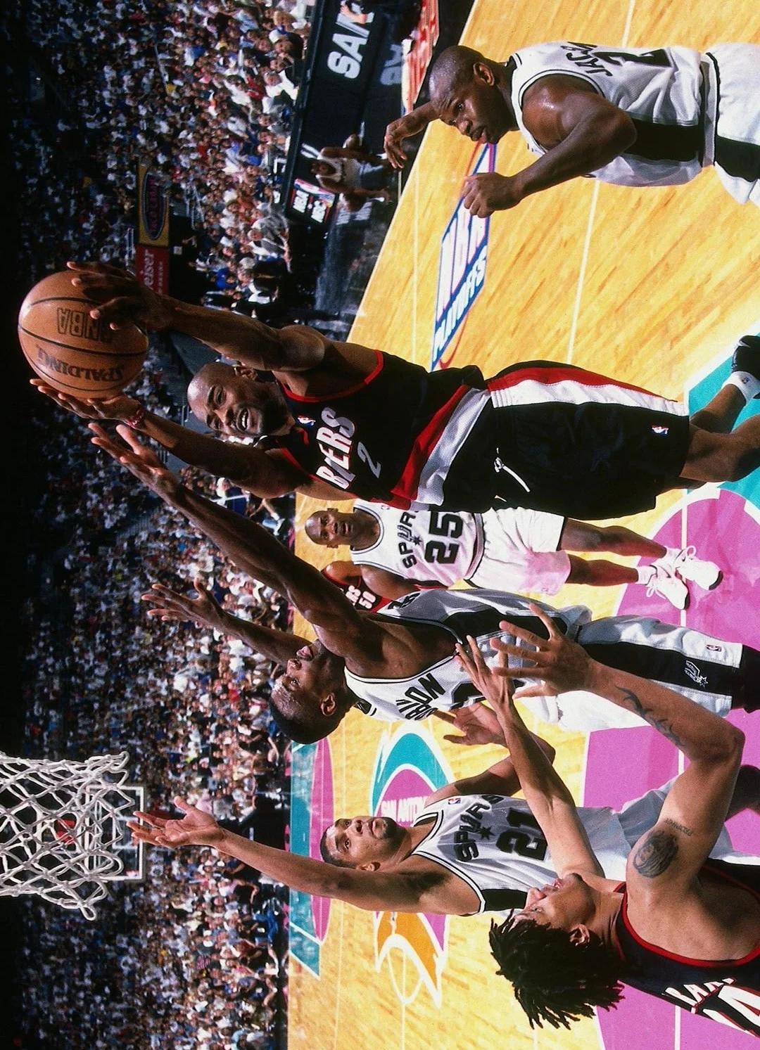 掘金不敌马刺，遭遇两连败