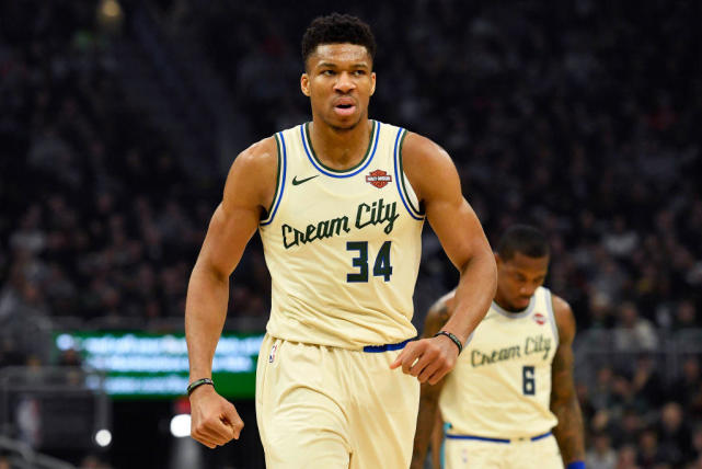 雄鹿轻取黄蜂，保持不败纪录的简单介绍