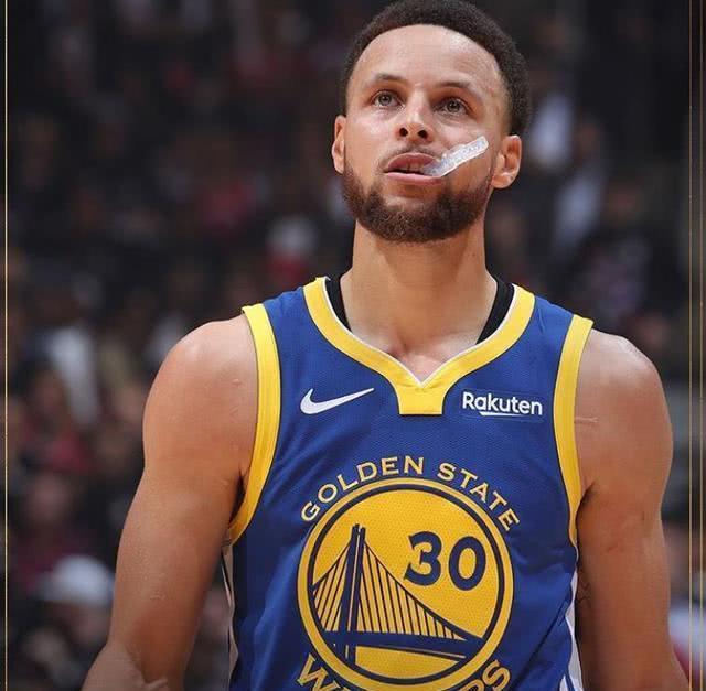 黄蜂主场不敌马刺,拉塞尔成全队得分王 黄蜂主场不敌马刺,拉塞尔成全队得分王