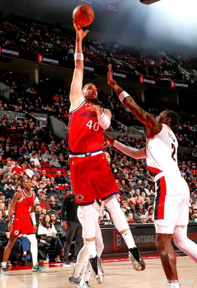 开云体育APP下载-开拓者大胜魔术，重振士气